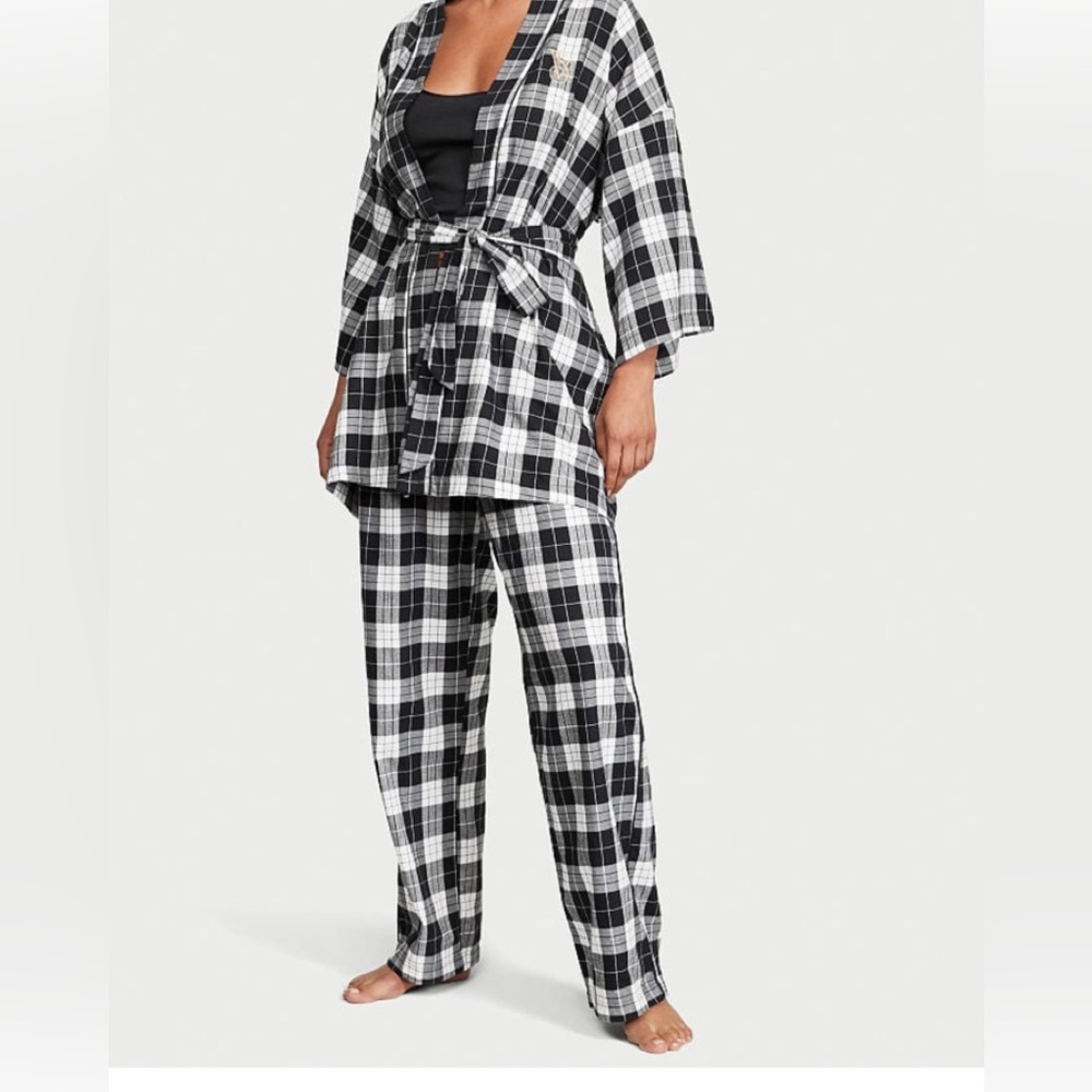 Victoria’s Secret Flannel Three Piece Long Pajama Set NWT
